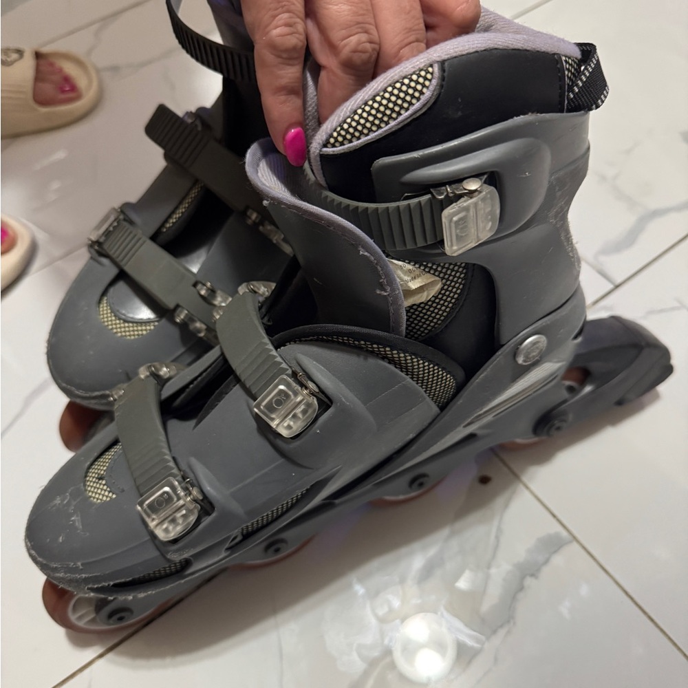 Title: Adjustable Inline Skates - Size 6-9 (Gray) - image 2